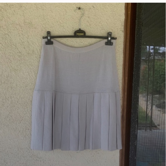 ST. JOHN KNIT TOP AND PLEATED SKIRT SET - Picture 1 of 8